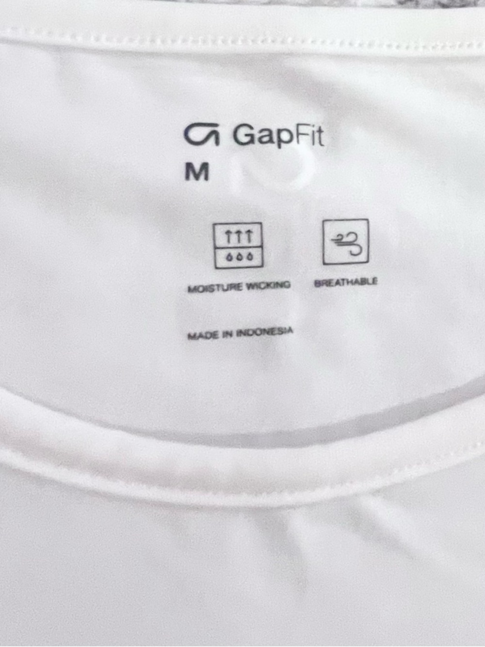 🆕- Gap Fit White Sleeveless Crop Tank Top - Women. Size: medium - Picture 4 of 6